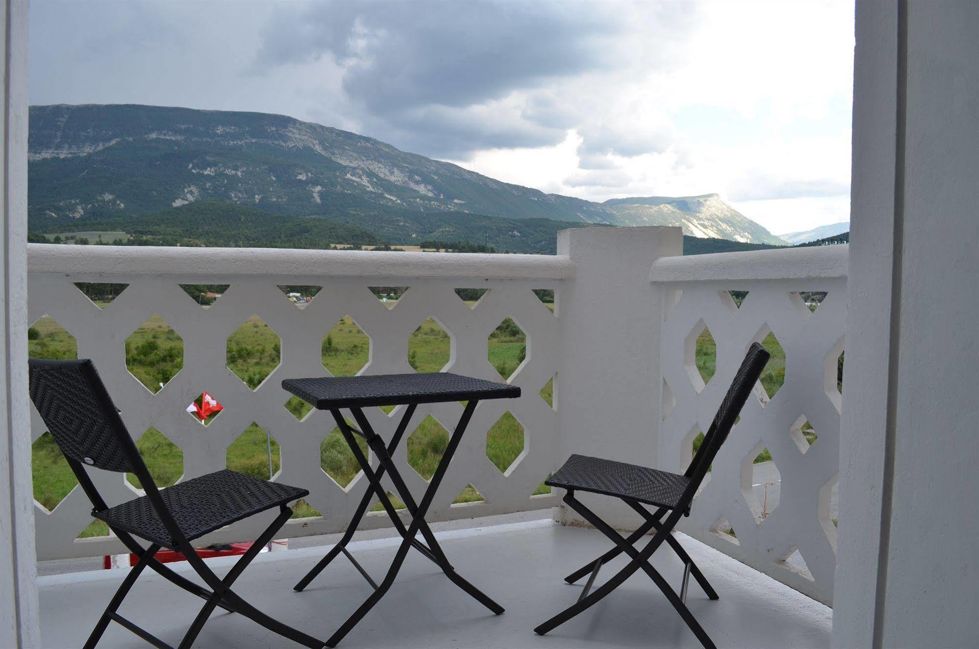Hotel Lac Et Foret Saint-André-les-Alpes Eksteriør billede